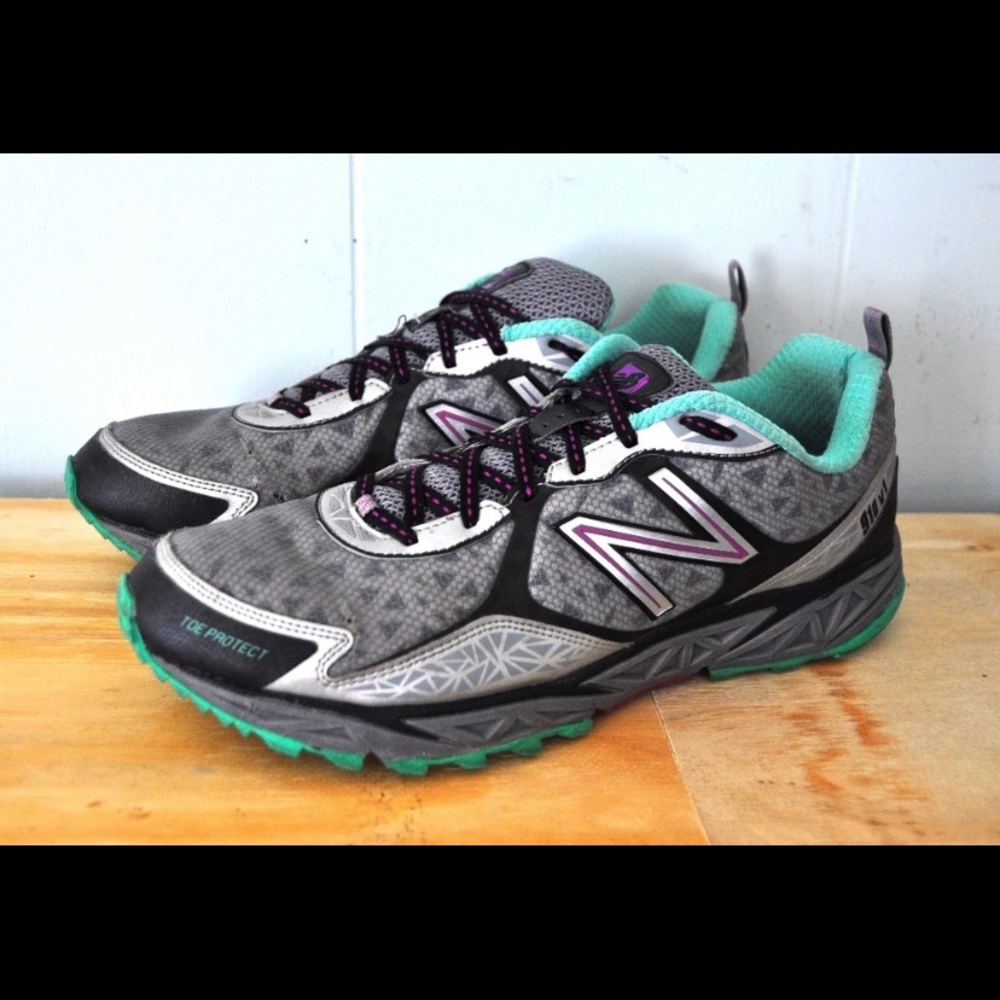 New Balance 910 v1 Sneakers